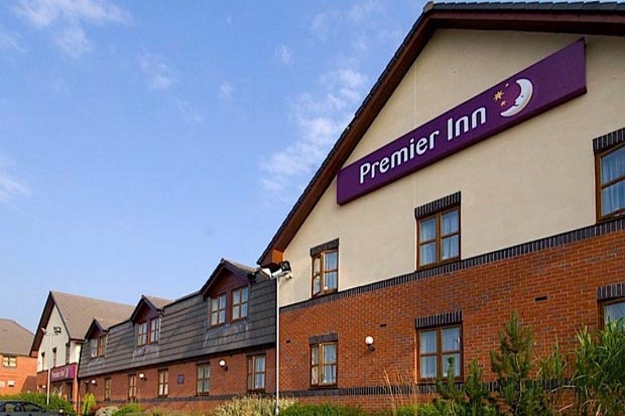 Premier Inn อีฟแชม ภายนอก รูปภาพ