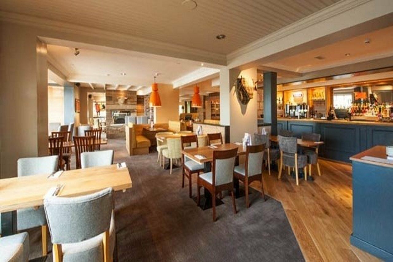 Premier Inn อีฟแชม ภายนอก รูปภาพ